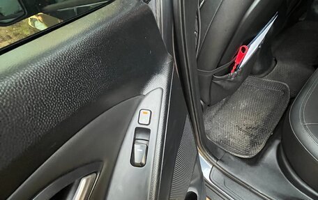 Hyundai ix35 I рестайлинг, 2010 год, 950 000 рублей, 11 фотография