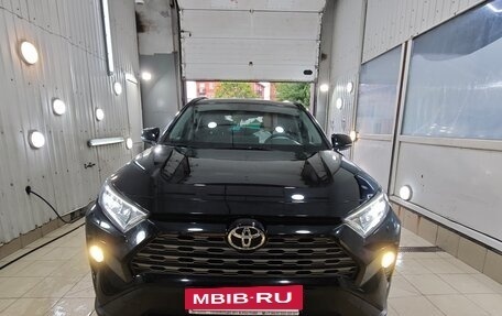 Toyota RAV4, 2019 год, 3 200 000 рублей, 5 фотография