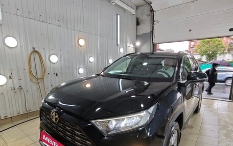 Toyota RAV4, 2019 год, 3 200 000 рублей, 4 фотография