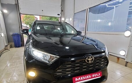 Toyota RAV4, 2019 год, 3 200 000 рублей, 6 фотография