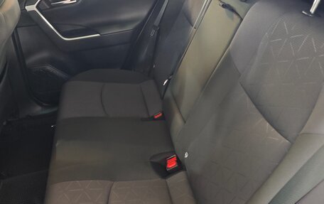 Toyota RAV4, 2019 год, 3 200 000 рублей, 21 фотография