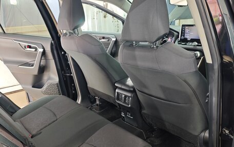 Toyota RAV4, 2019 год, 3 200 000 рублей, 14 фотография
