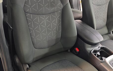Toyota RAV4, 2019 год, 3 200 000 рублей, 10 фотография