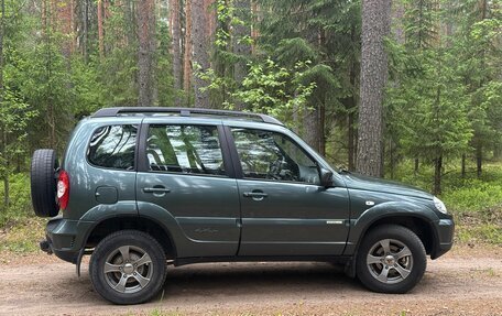 Chevrolet Niva I рестайлинг, 2015 год, 690 000 рублей, 4 фотография