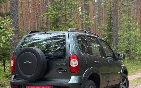 Chevrolet Niva I рестайлинг, 2015 год, 690 000 рублей, 2 фотография