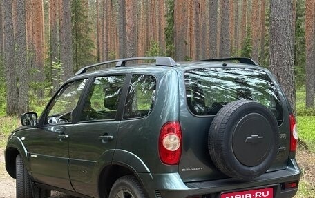 Chevrolet Niva I рестайлинг, 2015 год, 690 000 рублей, 3 фотография