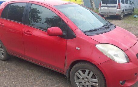 Toyota Yaris III рестайлинг, 2007 год, 400 000 рублей, 2 фотография