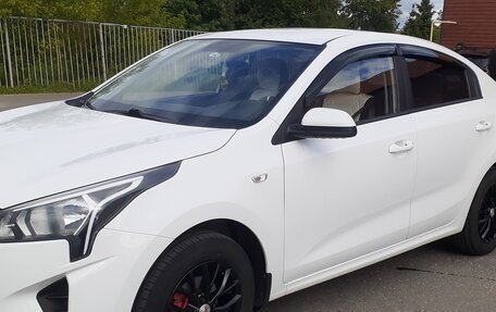 KIA Rio IV, 2021 год, 1 250 000 рублей, 1 фотография