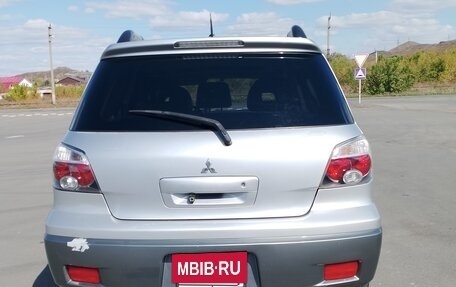 Mitsubishi Outlander III рестайлинг 3, 2005 год, 550 000 рублей, 4 фотография