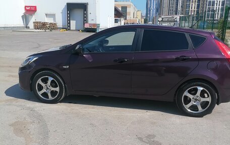 Hyundai Solaris II рестайлинг, 2011 год, 655 000 рублей, 3 фотография