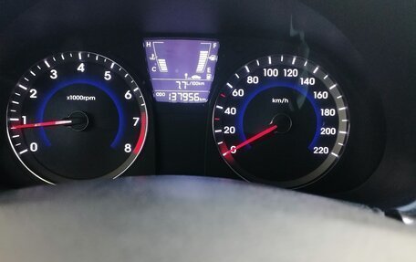 Hyundai Solaris II рестайлинг, 2011 год, 655 000 рублей, 9 фотография