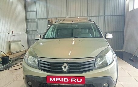 Renault Sandero I, 2014 год, 759 000 рублей, 2 фотография