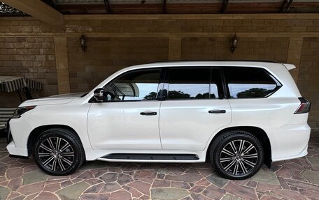 Lexus LX III, 2018 год, 8 300 000 рублей, 3 фотография