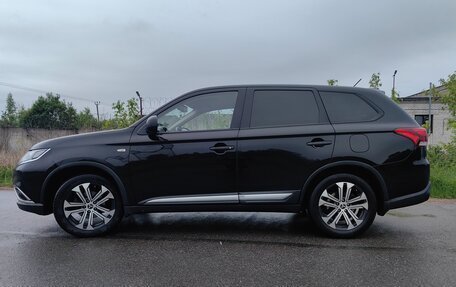 Mitsubishi Outlander III рестайлинг 3, 2015 год, 1 800 000 рублей, 4 фотография