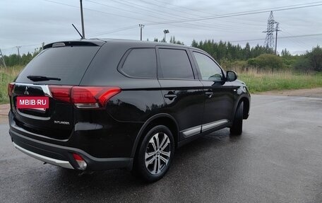 Mitsubishi Outlander III рестайлинг 3, 2015 год, 1 800 000 рублей, 7 фотография