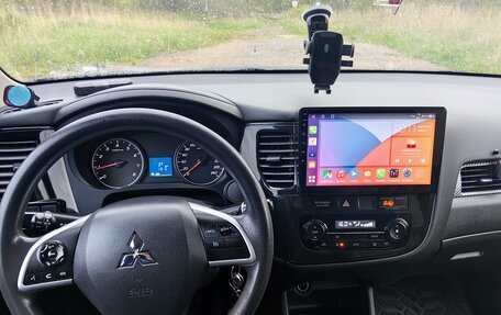 Mitsubishi Outlander III рестайлинг 3, 2015 год, 1 800 000 рублей, 12 фотография