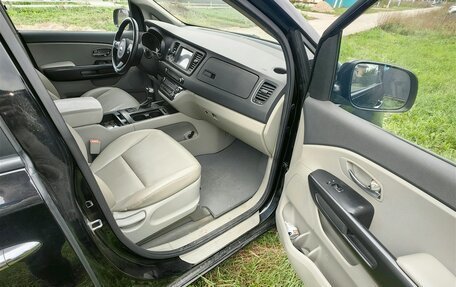 KIA Carnival III, 2017 год, 2 280 000 рублей, 7 фотография