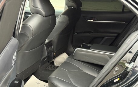 Toyota Camry, 2018 год, 2 580 000 рублей, 10 фотография