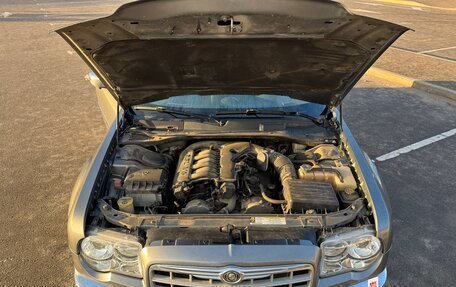 Chrysler 300C II, 2006 год, 1 350 000 рублей, 16 фотография