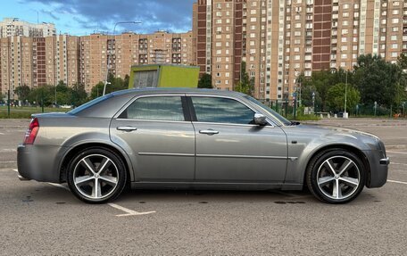Chrysler 300C II, 2006 год, 1 350 000 рублей, 6 фотография