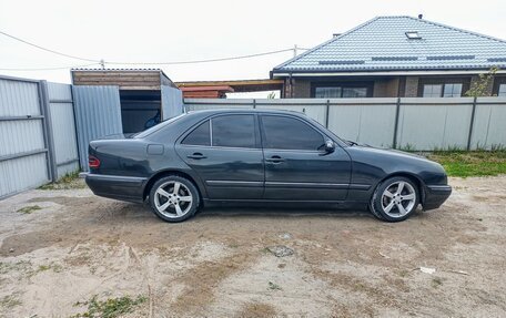 Mercedes-Benz E-Класс, 1999 год, 285 000 рублей, 3 фотография