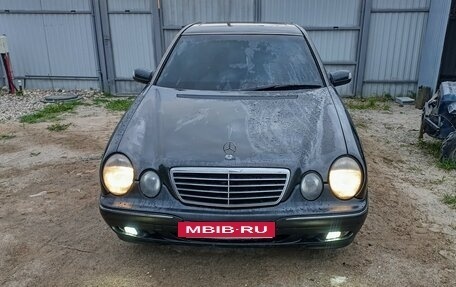 Mercedes-Benz E-Класс, 1999 год, 285 000 рублей, 2 фотография