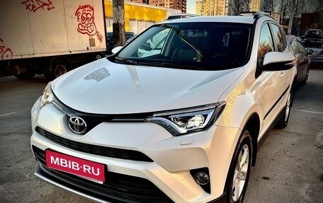 Toyota RAV4, 2016 год, 2 800 000 рублей, 1 фотография
