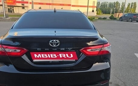 Toyota Camry, 2019 год, 2 350 000 рублей, 3 фотография