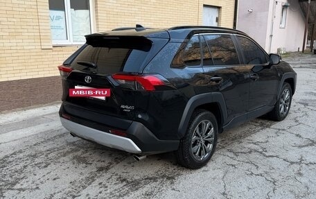 Toyota RAV4, 2024 год, 3 550 000 рублей, 2 фотография