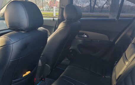 Chevrolet Cruze II, 2009 год, 500 000 рублей, 8 фотография