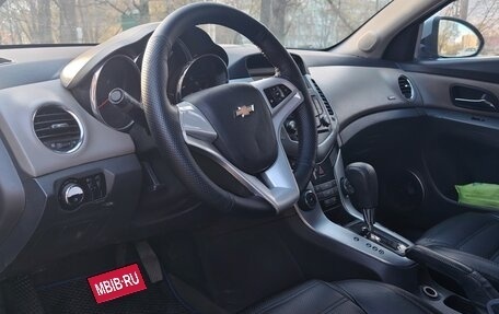 Chevrolet Cruze II, 2009 год, 500 000 рублей, 10 фотография