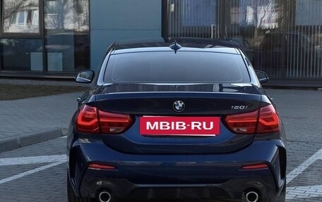 BMW 1 серия, 2021 год, 1 800 000 рублей, 3 фотография
