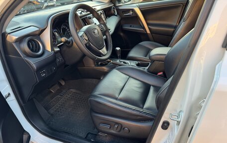 Toyota RAV4, 2016 год, 2 800 000 рублей, 10 фотография