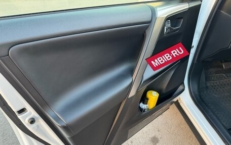 Toyota RAV4, 2016 год, 2 800 000 рублей, 11 фотография