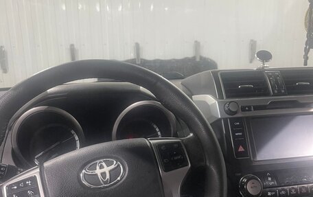 Toyota Land Cruiser Prado 150 рестайлинг 2, 2015 год, 2 800 000 рублей, 9 фотография