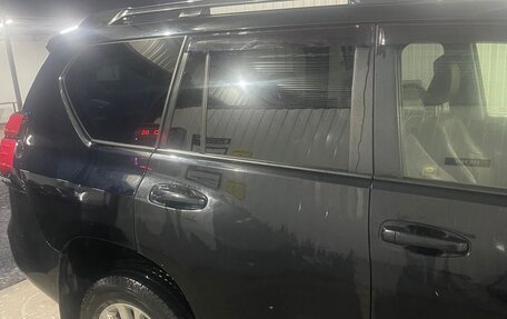 Toyota Land Cruiser Prado 150 рестайлинг 2, 2015 год, 2 800 000 рублей, 10 фотография
