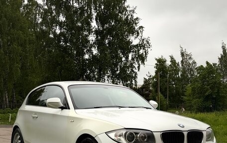 BMW 1 серия, 2010 год, 600 000 рублей, 1 фотография