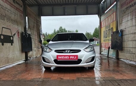 Hyundai Solaris II рестайлинг, 2013 год, 660 000 рублей, 3 фотография