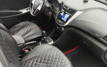 Hyundai Solaris II рестайлинг, 2013 год, 660 000 рублей, 16 фотография