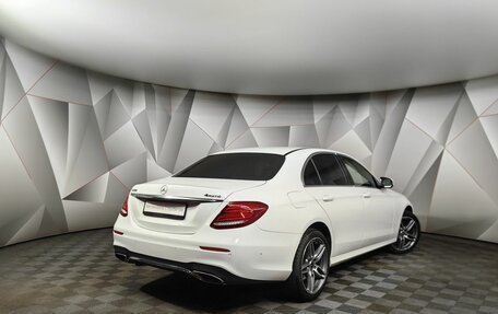 Mercedes-Benz E-Класс, 2019 год, 3 650 000 рублей, 1 фотография