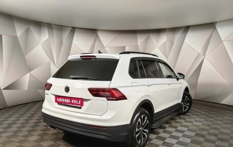 Volkswagen Tiguan II, 2019 год, 2 193 000 рублей, 2 фотография