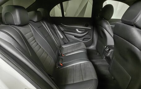 Mercedes-Benz E-Класс, 2019 год, 3 650 000 рублей, 15 фотография