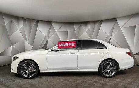 Mercedes-Benz E-Класс, 2019 год, 3 650 000 рублей, 4 фотография