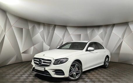 Mercedes-Benz E-Класс, 2019 год, 3 650 000 рублей, 20 фотография