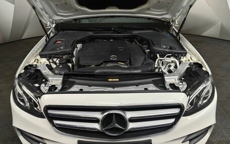 Mercedes-Benz E-Класс, 2019 год, 3 650 000 рублей, 10 фотография