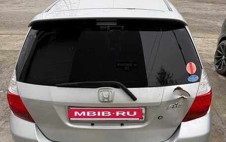 Honda Fit III, 2002 год, 230 000 рублей, 2 фотография