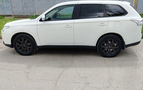 Mitsubishi Outlander III рестайлинг 3, 2012 год, 1 200 000 рублей, 2 фотография