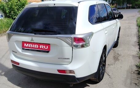 Mitsubishi Outlander III рестайлинг 3, 2012 год, 1 200 000 рублей, 4 фотография