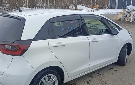 Honda Fit, 2021 год, 1 075 000 рублей, 3 фотография