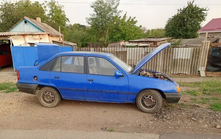Opel Kadett E рестайлинг, 1987 год, 90 000 рублей, 3 фотография